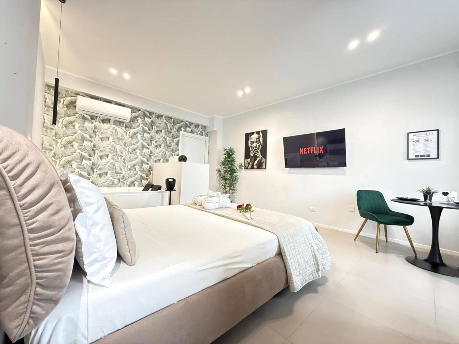 Luxury Apartment - Suite Cavour Bari Exteriör bild